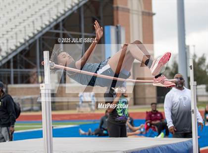 Thumbnail 1 in Dickinson C.L. Hanna Gator Relays photogallery.