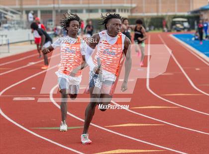 Thumbnail 1 in Dickinson C.L. Hanna Gator Relays photogallery.