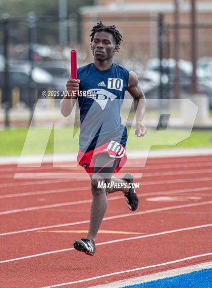 Thumbnail 2 in Dickinson C.L. Hanna Gator Relays photogallery.