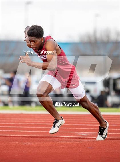 Thumbnail 3 in Dickinson C.L. Hanna Gator Relays photogallery.