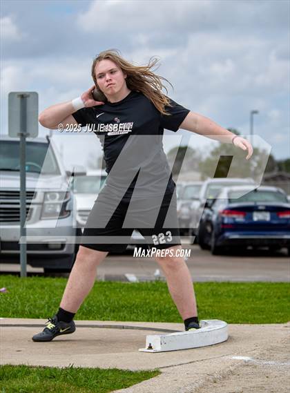 Thumbnail 1 in Dickinson C.L. Hanna Gator Relays photogallery.