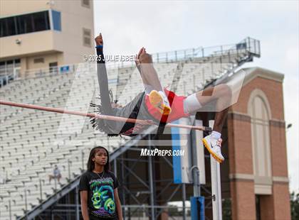 Thumbnail 2 in Dickinson C.L. Hanna Gator Relays photogallery.