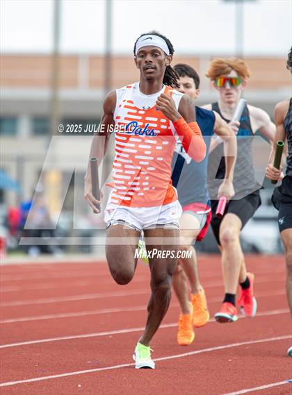 Thumbnail 2 in Dickinson C.L. Hanna Gator Relays photogallery.