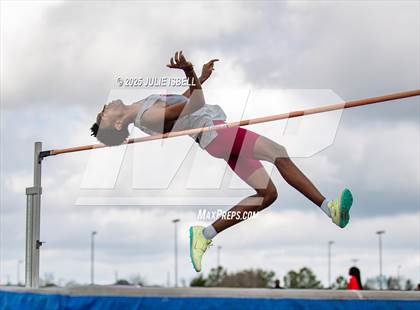 Thumbnail 2 in Dickinson C.L. Hanna Gator Relays photogallery.