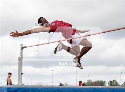 Thumbnail 1 in Dickinson C.L. Hanna Gator Relays photogallery.