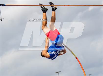 Thumbnail 1 in Dickinson C.L. Hanna Gator Relays photogallery.