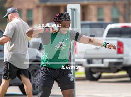 Thumbnail 3 in Dickinson C.L. Hanna Gator Relays photogallery.