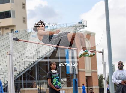 Thumbnail 2 in Dickinson C.L. Hanna Gator Relays photogallery.
