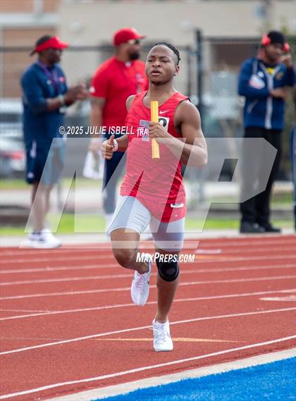 Thumbnail 1 in Dickinson C.L. Hanna Gator Relays photogallery.