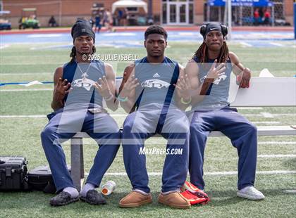 Thumbnail 1 in Dickinson C.L. Hanna Gator Relays photogallery.