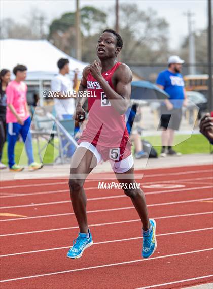 Thumbnail 2 in Dickinson C.L. Hanna Gator Relays photogallery.