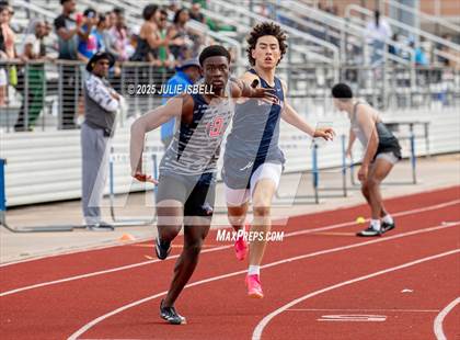 Thumbnail 1 in Dickinson C.L. Hanna Gator Relays photogallery.