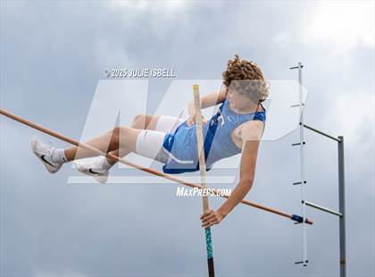 Thumbnail 1 in Dickinson C.L. Hanna Gator Relays photogallery.