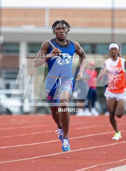 Thumbnail 1 in Dickinson C.L. Hanna Gator Relays photogallery.