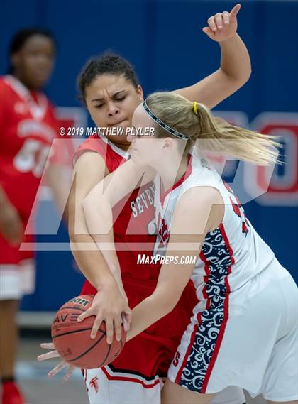 Thumbnail 3 in Seventy-First @ Terry Sanford photogallery.