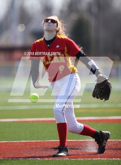 Thumbnail 2 in Olean vs Williamsville South (Just Show Up) photogallery.
