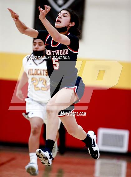 Thumbnail 3 in Brentwood School vs  Bishop Conaty-Loretto photogallery.