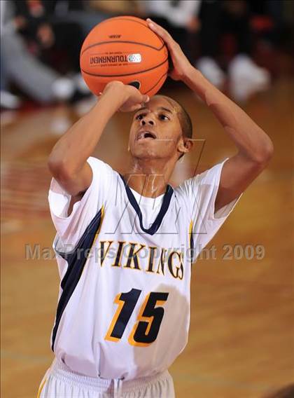 Thumbnail 2 in Campbell Hall vs. Lutheran (Nike Extravaganza) photogallery.