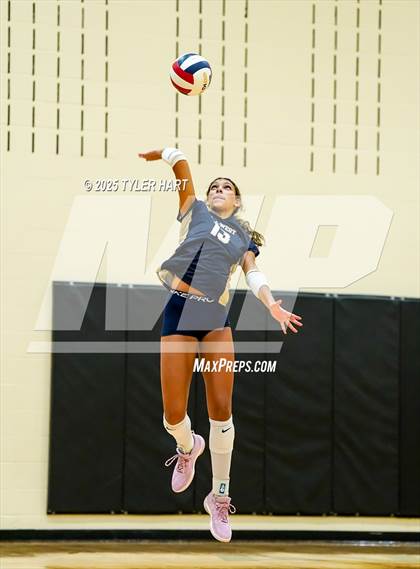 Thumbnail 1 in Floyd Central vs. Tri-West Hendricks photogallery.