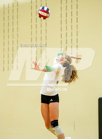 Thumbnail 2 in Floyd Central vs. Tri-West Hendricks photogallery.