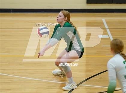 Thumbnail 2 in Floyd Central vs. Tri-West Hendricks photogallery.