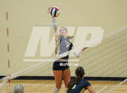 Thumbnail 1 in Floyd Central vs. Tri-West Hendricks photogallery.