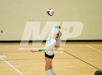 Thumbnail 3 in Floyd Central vs. Tri-West Hendricks photogallery.