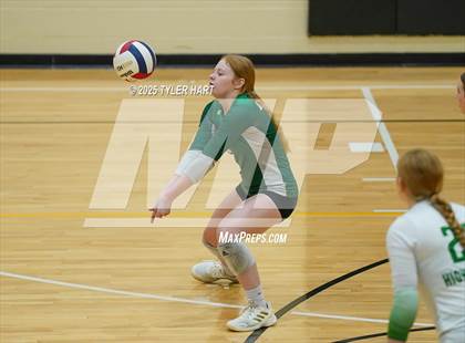 Thumbnail 3 in Floyd Central vs. Tri-West Hendricks photogallery.
