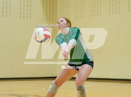 Thumbnail 3 in Floyd Central vs. Tri-West Hendricks photogallery.