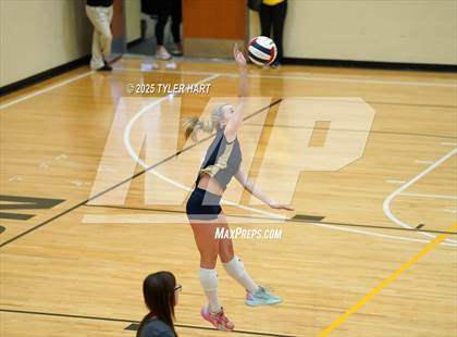Thumbnail 1 in Floyd Central vs. Tri-West Hendricks photogallery.
