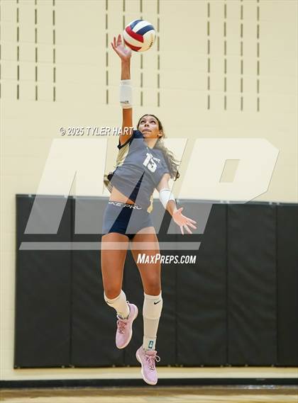 Thumbnail 2 in Floyd Central vs. Tri-West Hendricks photogallery.