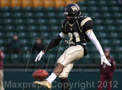 Thumbnail 3 in Aquinas Institute vs. Rush-Henrietta (NYSPHSAA Section 5 Class AA Semifinal) photogallery.