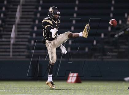 Thumbnail 1 in Aquinas Institute vs. Rush-Henrietta (NYSPHSAA Section 5 Class AA Semifinal) photogallery.