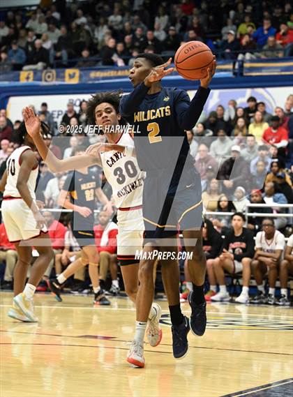 Thumbnail 2 in McKinley vs. St. Ignatius (OHSAA Division 1 Regional Final) photogallery.