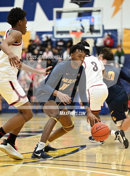 Thumbnail 1 in McKinley vs. St. Ignatius (OHSAA Division 1 Regional Final) photogallery.