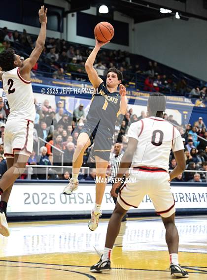Thumbnail 2 in McKinley vs. St. Ignatius (OHSAA Division 1 Regional Final) photogallery.