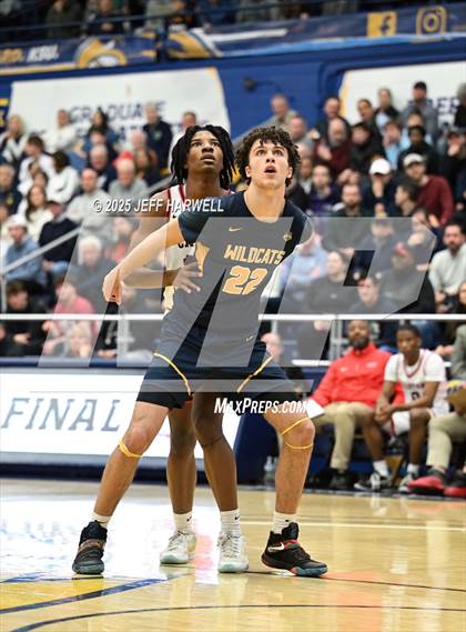 Thumbnail 1 in McKinley vs. St. Ignatius (OHSAA Division 1 Regional Final) photogallery.