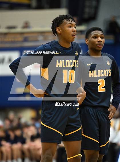 Thumbnail 2 in McKinley vs. St. Ignatius (OHSAA Division 1 Regional Final) photogallery.