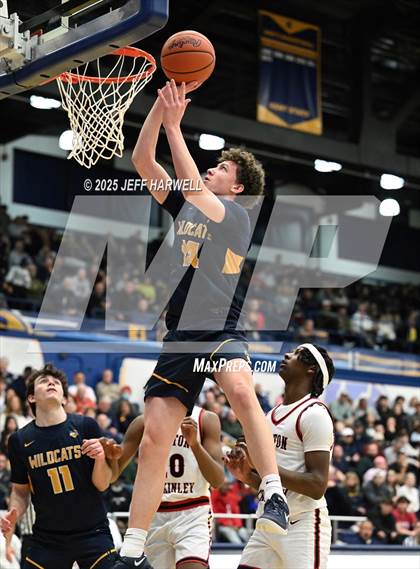Thumbnail 3 in McKinley vs. St. Ignatius (OHSAA Division 1 Regional Final) photogallery.