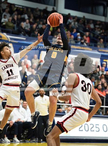 Thumbnail 3 in McKinley vs. St. Ignatius (OHSAA Division 1 Regional Final) photogallery.