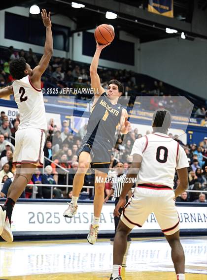 Thumbnail 3 in McKinley vs. St. Ignatius (OHSAA Division 1 Regional Final) photogallery.
