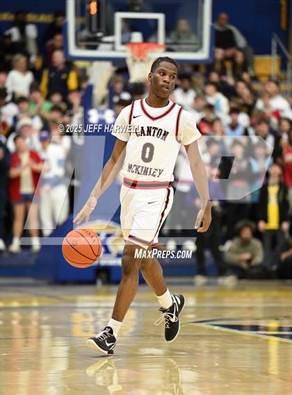 Thumbnail 1 in McKinley vs. St. Ignatius (OHSAA Division 1 Regional Final) photogallery.