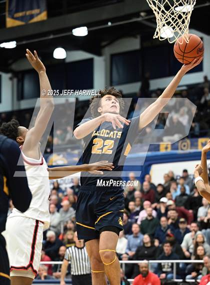 Thumbnail 1 in McKinley vs. St. Ignatius (OHSAA Division 1 Regional Final) photogallery.