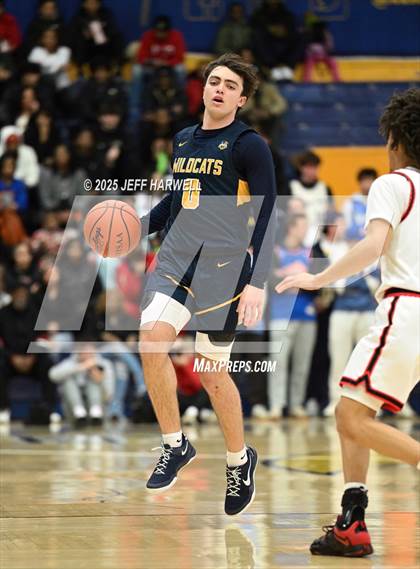 Thumbnail 2 in McKinley vs. St. Ignatius (OHSAA Division 1 Regional Final) photogallery.