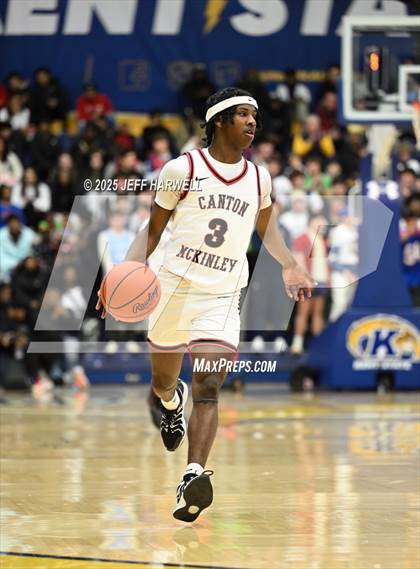 Thumbnail 3 in McKinley vs. St. Ignatius (OHSAA Division 1 Regional Final) photogallery.