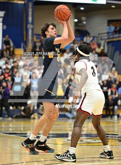 Thumbnail 1 in McKinley vs. St. Ignatius (OHSAA Division 1 Regional Final) photogallery.