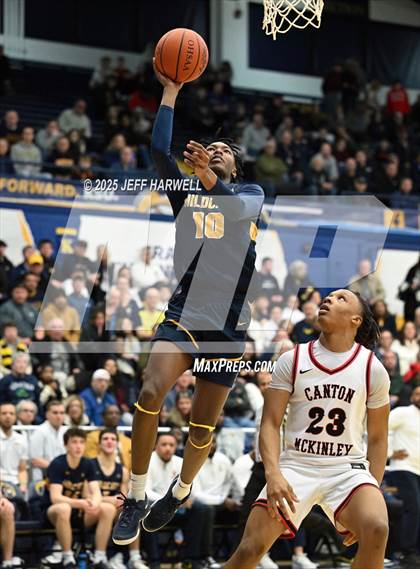 Thumbnail 1 in McKinley vs. St. Ignatius (OHSAA Division 1 Regional Final) photogallery.