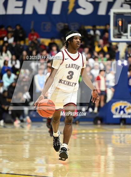 Thumbnail 2 in McKinley vs. St. Ignatius (OHSAA Division 1 Regional Final) photogallery.