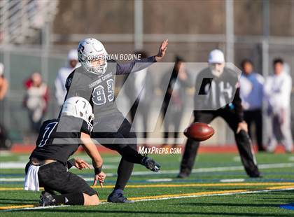 Thumbnail 2 in Lincoln vs Eastside Catholic (WIAA 3A Semifinal) photogallery.