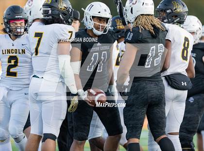 Thumbnail 3 in Lincoln vs Eastside Catholic (WIAA 3A Semifinal) photogallery.